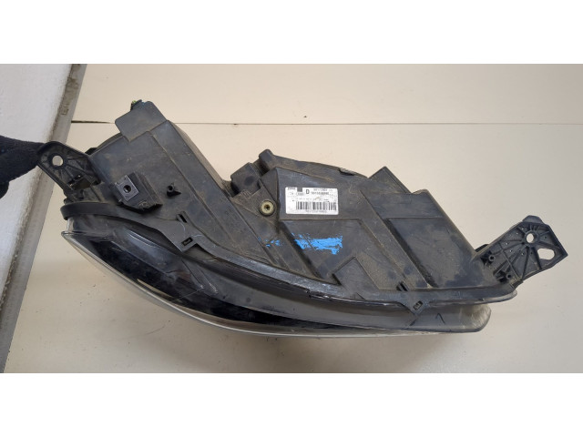 Фара передняя Peugeot Partner 2018-2024 правая