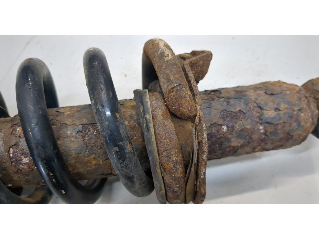 Стойка амортизатора Nissan Pathfinder 2004-2014 56110EA026, 54010EA011 4.0 бензин