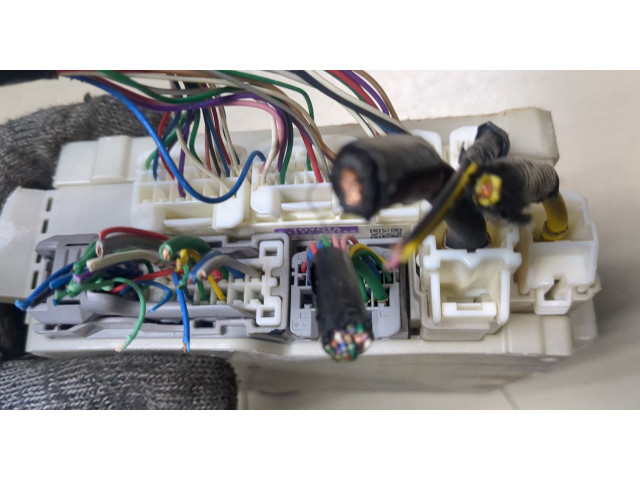 Блок предохранителей Lexus LS460 2006-2012