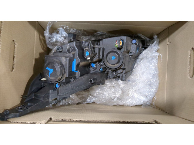 Фара передняя  Peugeot 2008 2013-2019 правая 