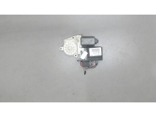 Двигатель стеклоподъемника Peugeot 807