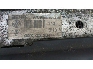 Радиатор охлаждения двигателя Volkswagen Touareg 2002-2007