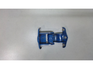 Петля двери Opel Vivaro 2001-2014