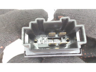 Кнопка лючка топливного бака Skoda Octavia Tour 2000-2010