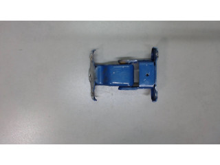 Петля двери Opel Vivaro 2001-2014