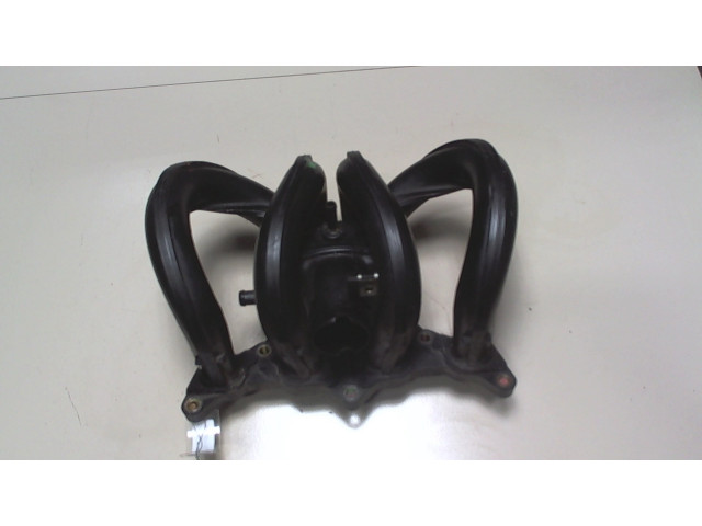 Коллектор впускной Toyota Yaris 1999-2006 