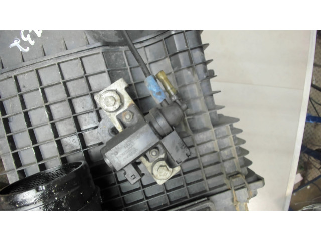 Корпус воздушного фильтра Alfa Romeo GT