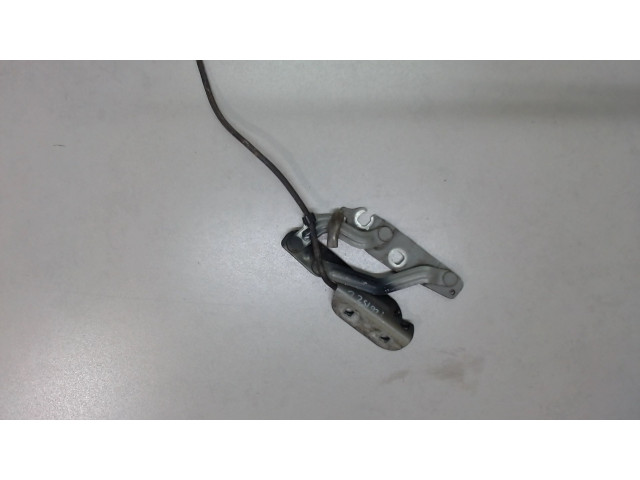 Петля капота Ford Fiesta 2008-2013