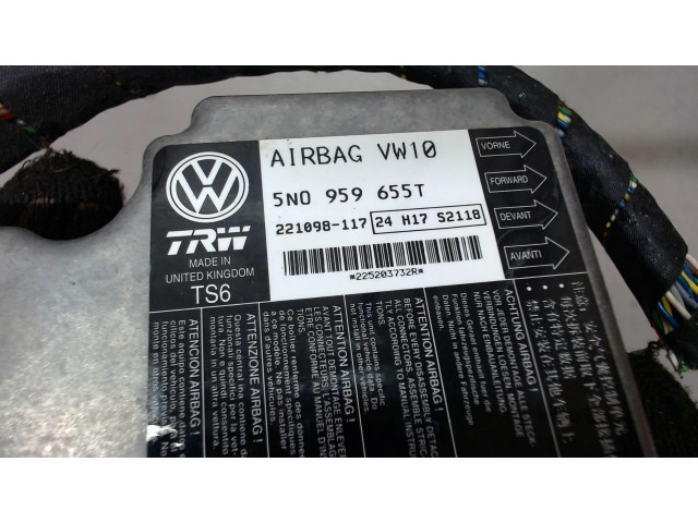 Блок управления подушками безопасности Volkswagen Passat CC 2012-2017