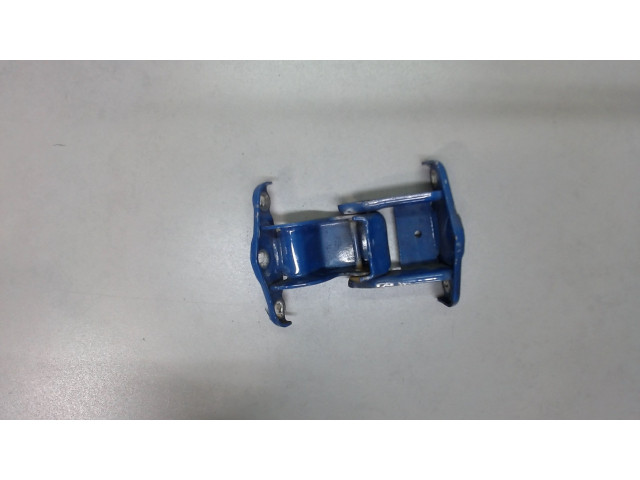 Петля двери Opel Vivaro 2001-2014