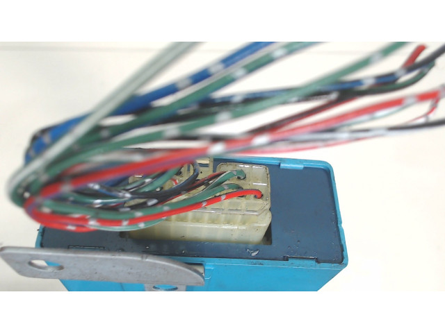 Блок управления антенной Mitsubishi Pajero 1990-2000 