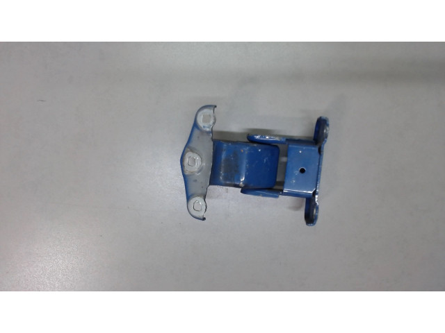 Петля двери Opel Vivaro 2001-2014