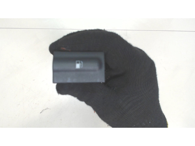 Кнопка лючка топливного бака Skoda Octavia Tour 2000-2010