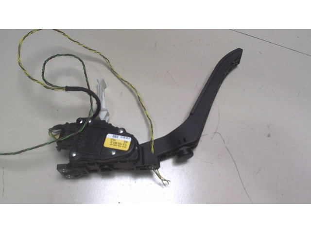 Педаль газа Volkswagen Touareg 2010-2014