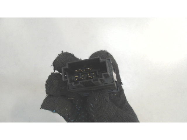 Кнопка лючка топливного бака Skoda Octavia Tour 2000-2010