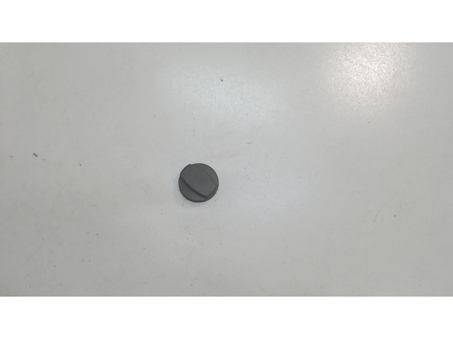 Пробка маслозаливная Mercedes S W221 2005-2013