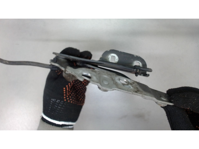 Петля капота Ford Fiesta 2008-2013
