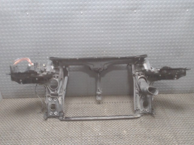 Рамка передняя (телевизор) Volkswagen Touareg 2002-2007