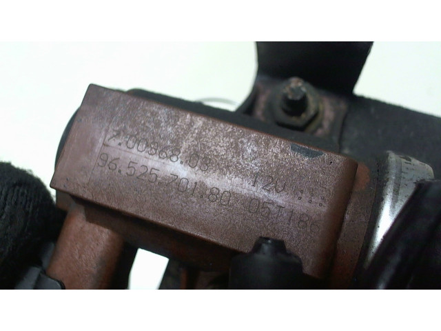 Клапан воздушный (электромагнитный) Volvo S40 2004-