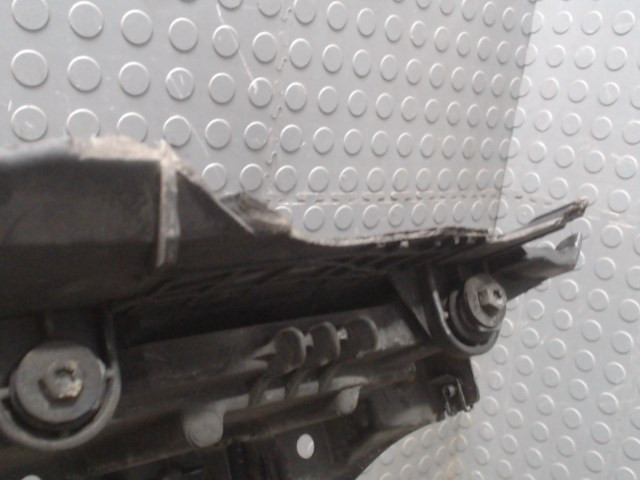 Рамка передняя (телевизор) Volkswagen Touareg 2002-2007