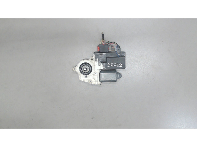 Двигатель стеклоподъемника Peugeot 807