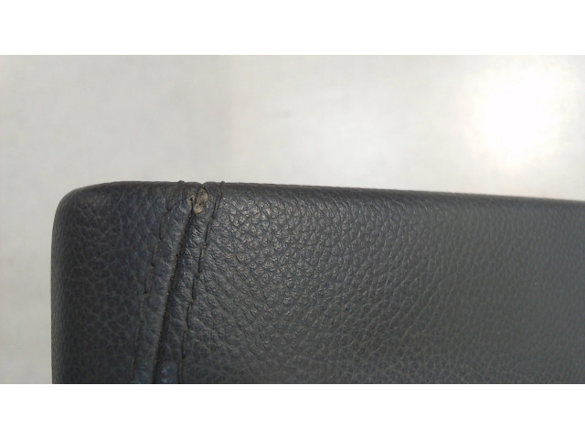 Подлокотник Mercedes CLS C219 2004-2010