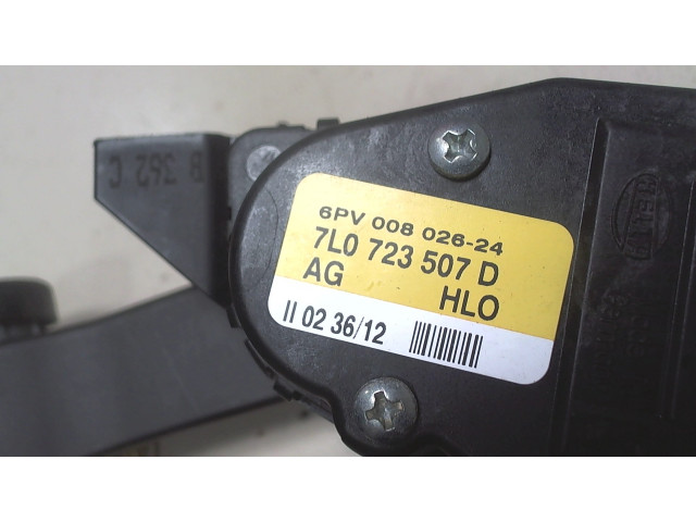 Педаль газа Volkswagen Touareg 2010-2014