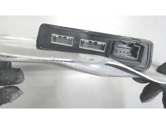 Блок управления дверьми Tesla Model S