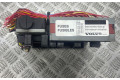 Блок предохранителей  8688153, 02W052   Volvo S80    