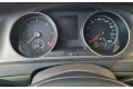 Панель приборов    Volkswagen Golf VII       