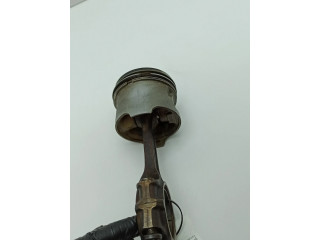 Píst 11004 Mercedes-Benz S W116 pro benzínový motor 2.8