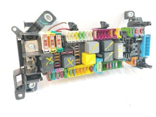 Pojistková skříňka Řídící jednotka BSM A2465402614, A2455402714 Infiniti QX30 2016