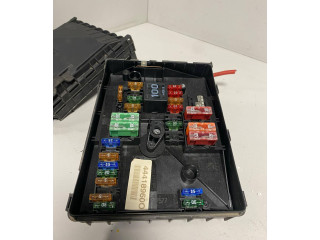 Блок предохранителей       Volkswagen Golf Cross   -  года   