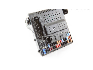 Блок предохранителей 30765646   Volvo V70    