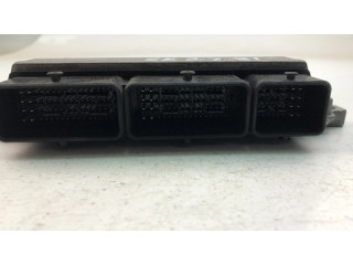 Řídící jednotka 237103368R Renault Captur 2015