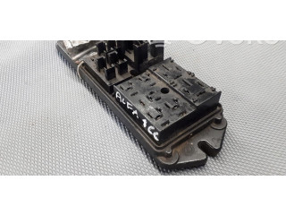 Блок предохранителей PA6-GF-M40 Alfa Romeo 166