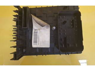   Pojistková skříňka 1K0937125A, 1K0937125   Volkswagen Tiguan 2008