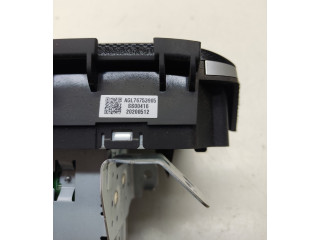 Радио/ проигрыватель CD/DVD / навигация