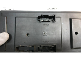 Pojistková skříňka YQE500420 Land Rover Discovery 3 - LR3 2007