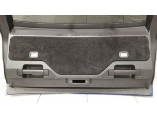 Задняя крышка (багажника)