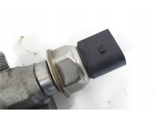 Топливная рампа 04L089G   Audi A1  