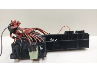 Pojistková skříňka 15613290 BMW 5 E60 E61 2005