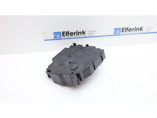 Блок предохранителей 8889877787, P8889877787 Lynk & co 01