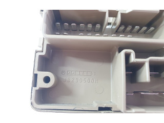 Блок предохранителей 82201FG010   Subaru Forester SH       