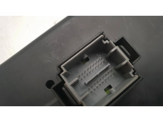 Блок предохранителей 8676391, 12217799   Volvo XC90    