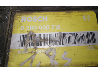 Блок управления двигателя 0280000718   Audi 80 90 B3