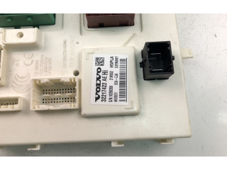 Блок предохранителей  32217422AE   Volvo V60    