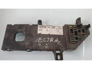Блок предохранителей 24443147, 13165970 Opel Vectra C