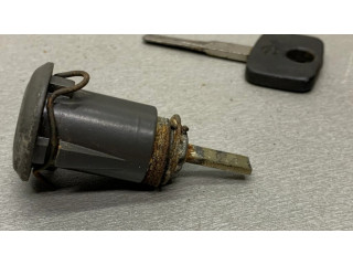 Zámek zadních dveří Y0095 Opel Rekord E2 1983