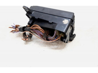 Блок предохранителей YQH100760, YQH100760 Rover 200 XV